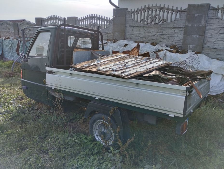 Vând Piaggio ape