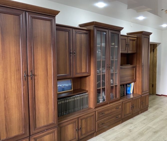 Продаю пятишкафную стенку-горку Wlkl производства Польши.