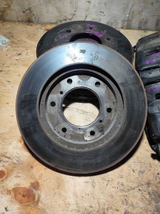 Передний тормозной диск на Pajero 4