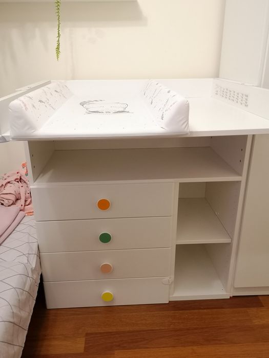 Masă înfășat pentru bebeluși, SMASTAD IKEA + accesorii.