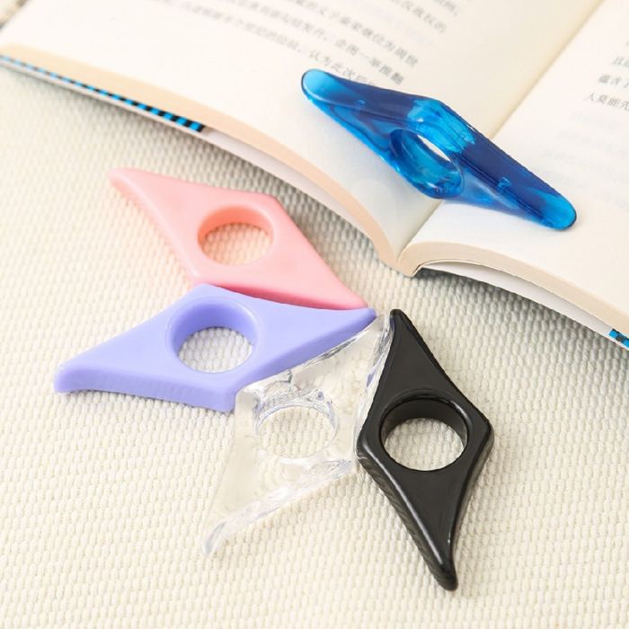 Kitob sevarlar uchun qulay ushlagich