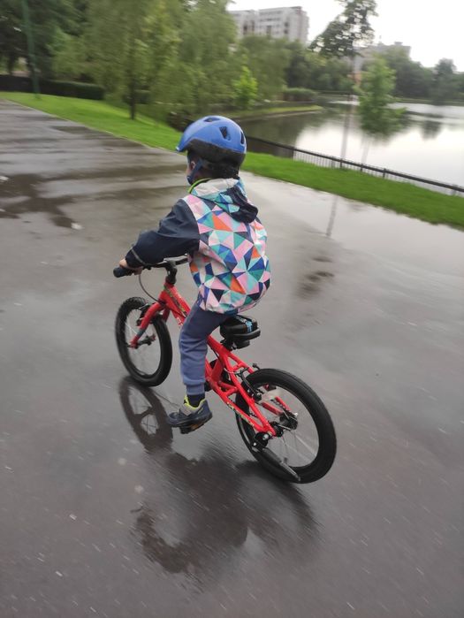 Bicicleta Saracen si altele cu roti
