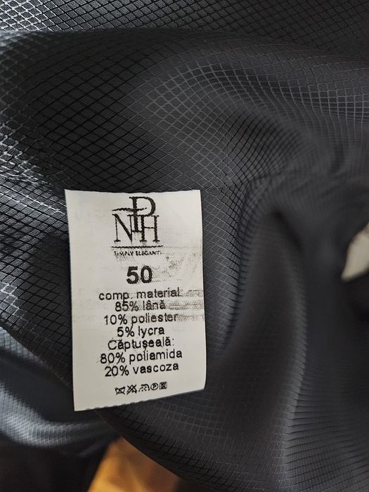 Vând costum mărimea 50