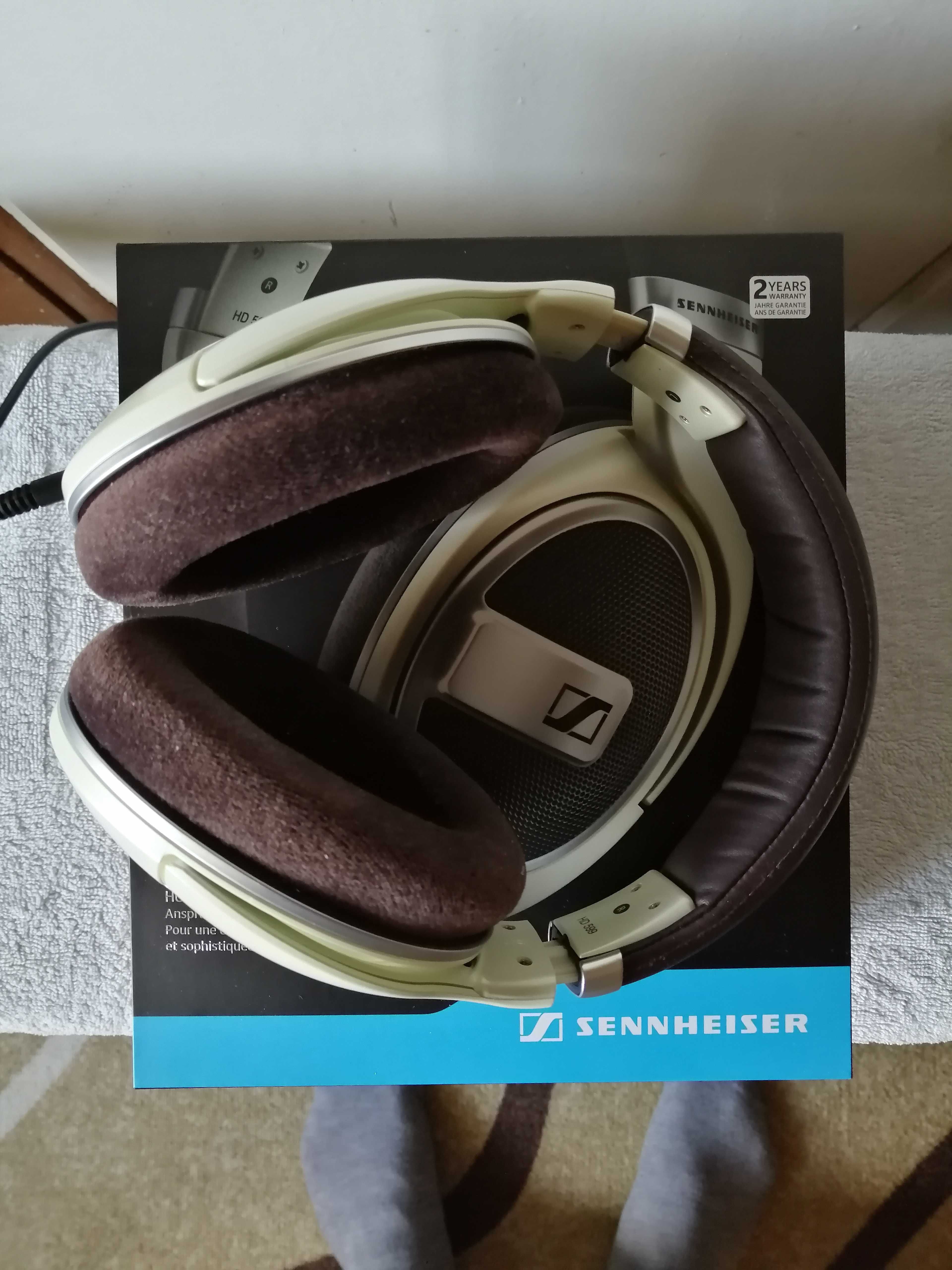 Продавам слушалки Sennheiser HD599 в магазинно състояние с гаранция