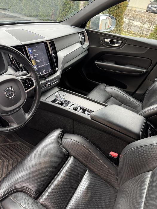 Volvo XC60 B4 AWD INSCRIPSION Mild-Hybrid