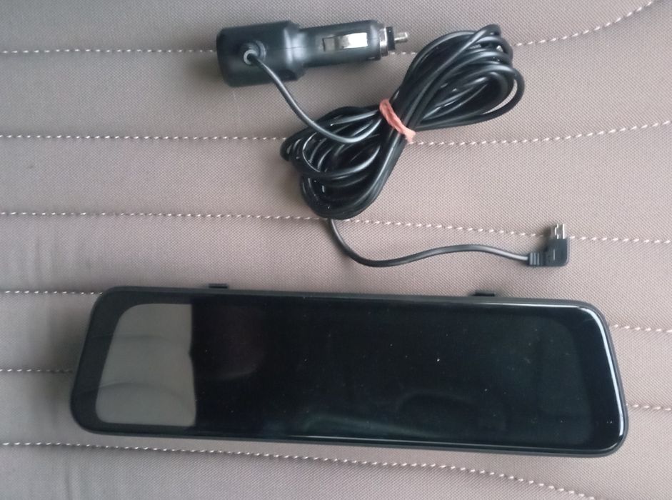 Видеорегистратор Lenovo V7 plus  б/у