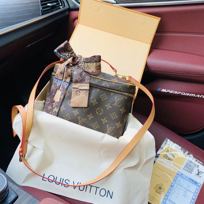Чанта loius vuitton