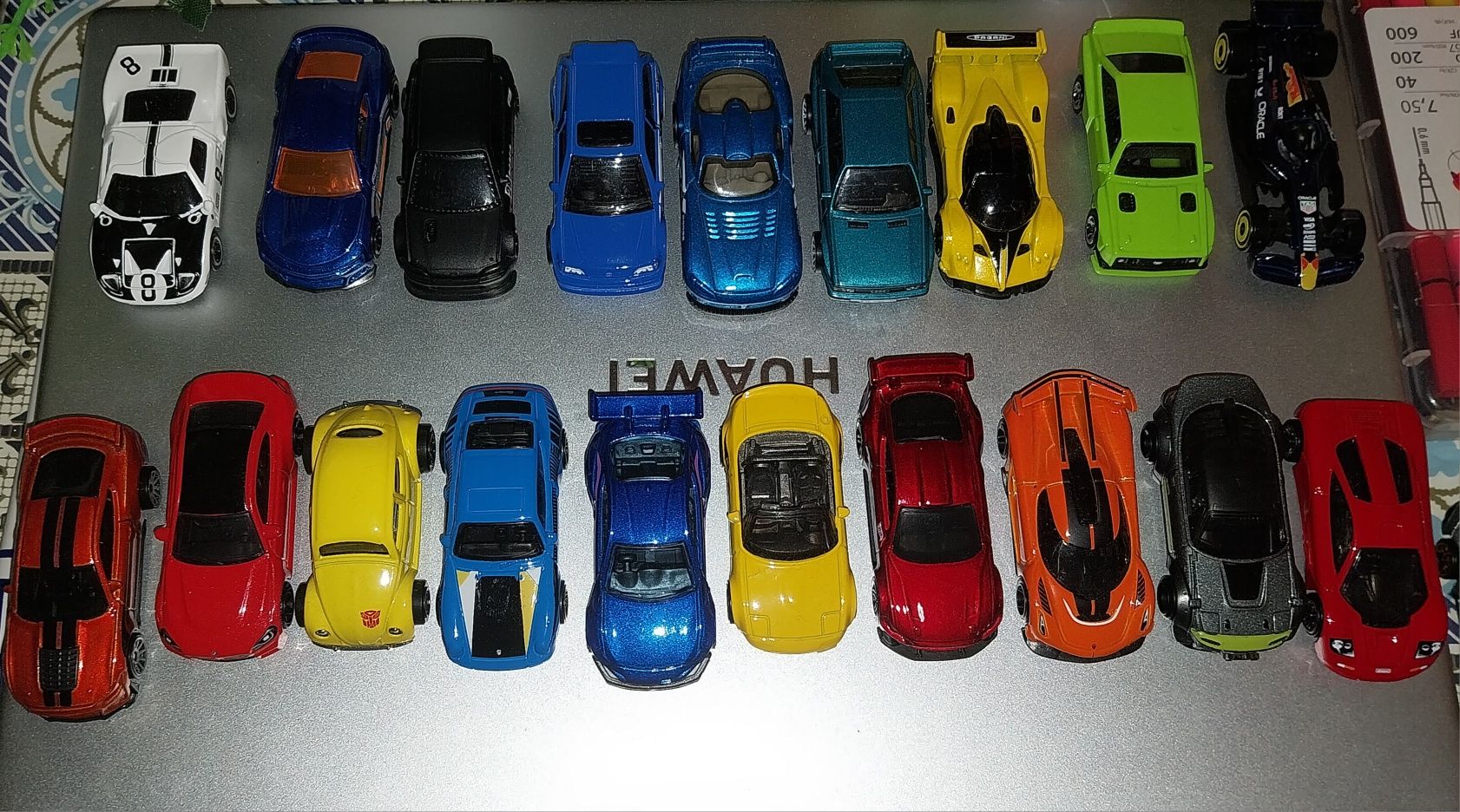 Colecție de mașinuțe HOT WHEELS (57 de mașini)