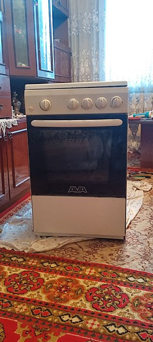 Продам газовую плиту
