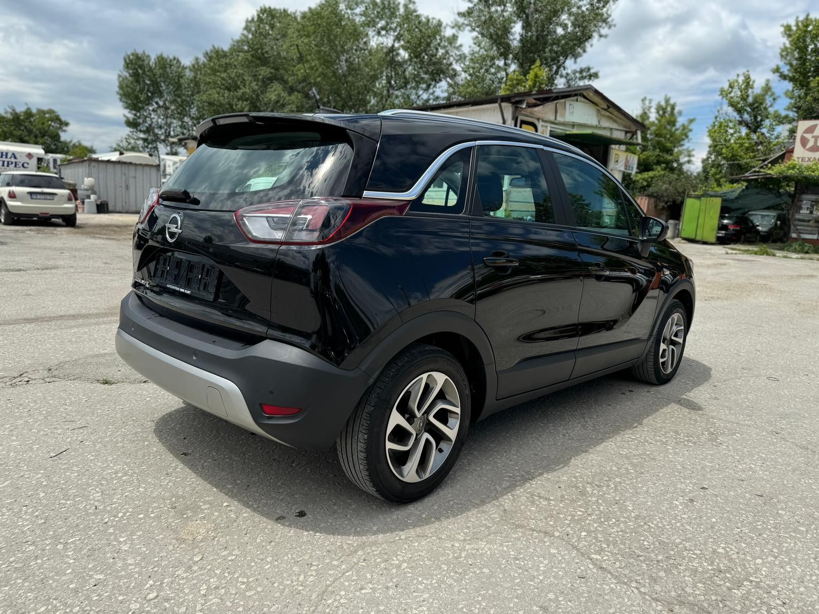 Opel Crossland X 2019г.нов внос от Германия.
Пробег: 147,000 km
Гориво