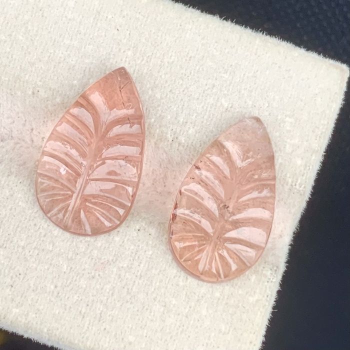 Розови Турмалини чифт листа