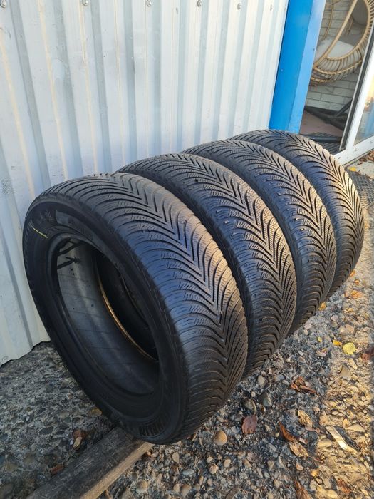 4 Anvelope de iarna *205/60R16*Michelin*LICHIDARE STOC*75 Lei Buc*