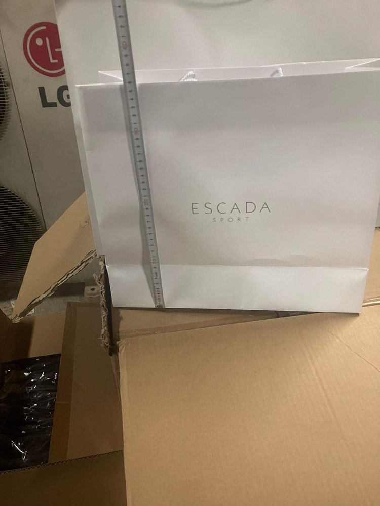 Хартиени пликове Escada Versace