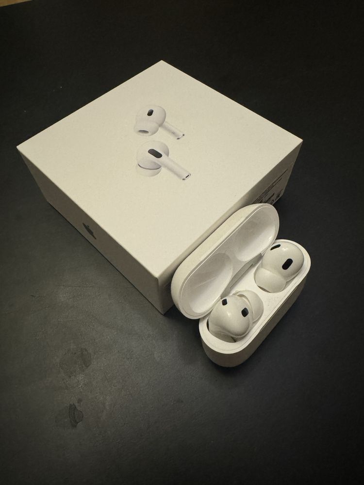 Наушники Apple AirPods Pro 2nd generation белый