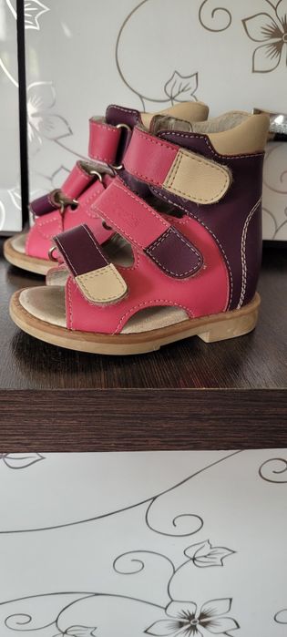 Ортопедические сандали