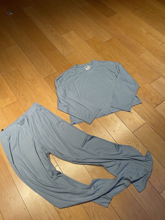 Set pantaloni si bluza