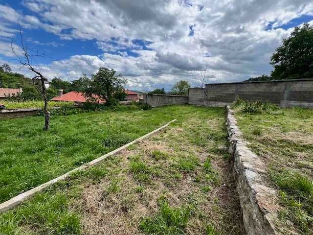 Home Depo продава къща в село Енина - Казанлък