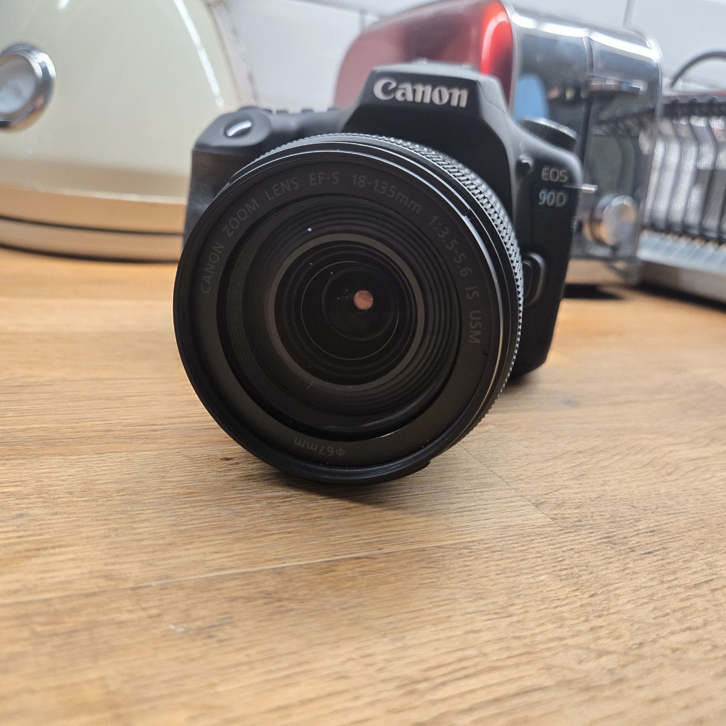 Canon 90d / 18-135 f3.5-5.6 is usm nano