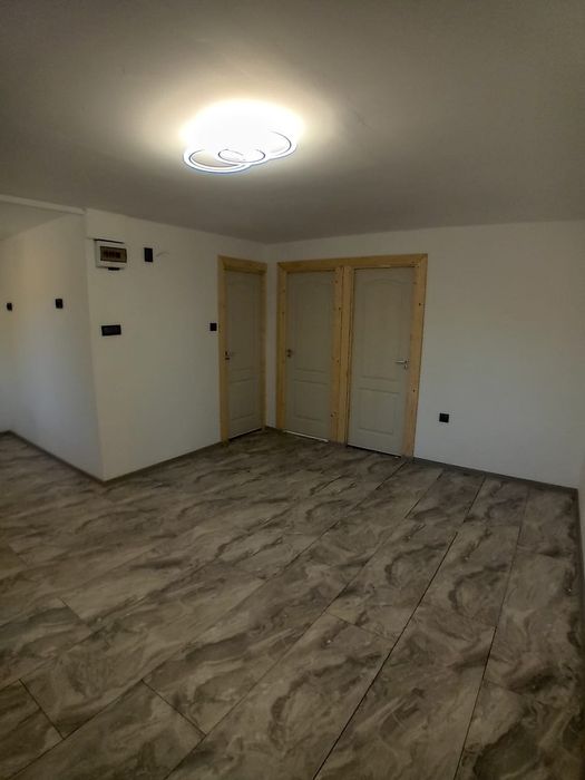 Vindem case din panouri sandwich