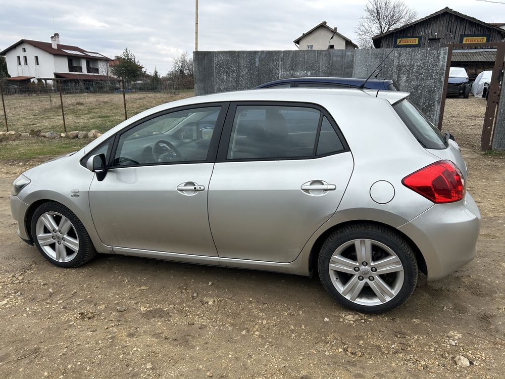 Toyota Auris 2.2 dcat 177 кс на части