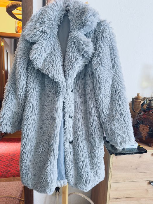 Страхотно синьо палто