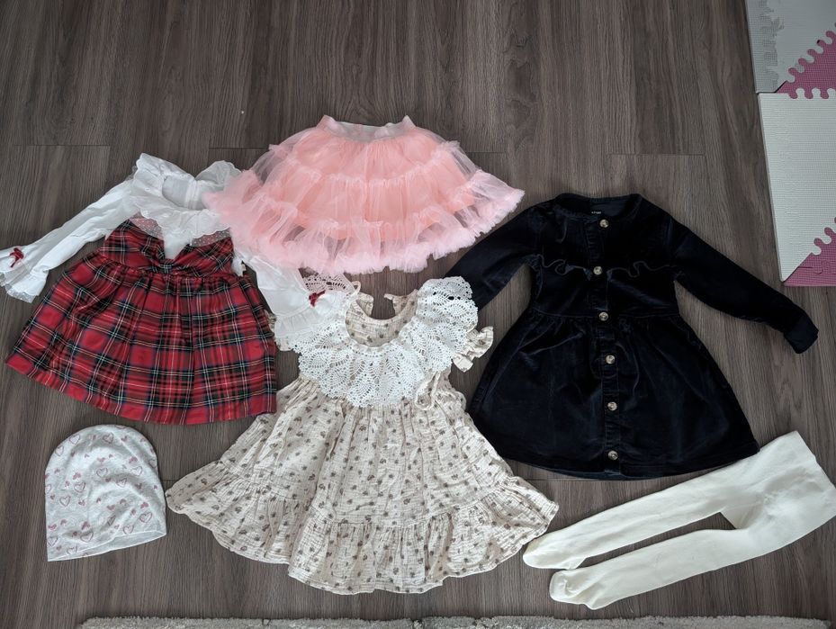 Lot rochite, fusta, dres marimea 98