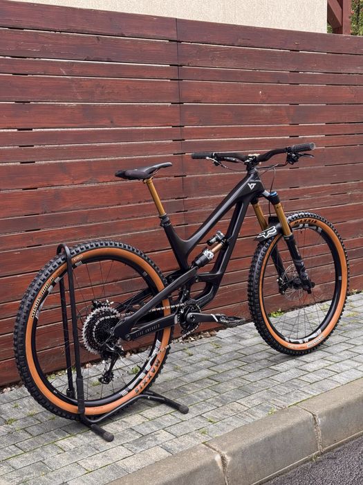 YT Capra pro race bicicleta enduro downhil freeride nu canyon cube