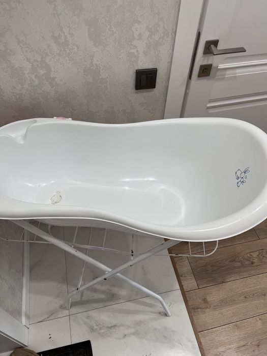 Детская ванночка с подставкой