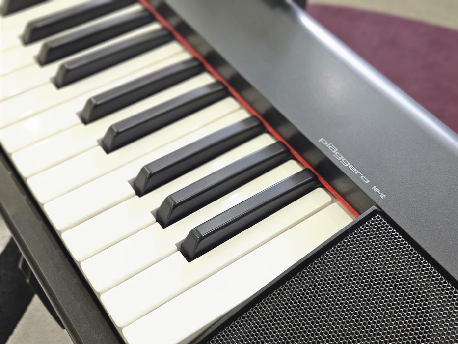 Pianina Yahama Piaggero NP12, cu stativ si pedala