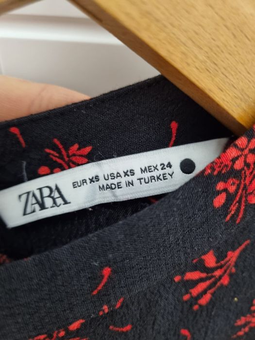 Гащеризони и рокли от Zara XS размери