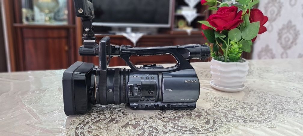 Японский видео камера SONY 2200