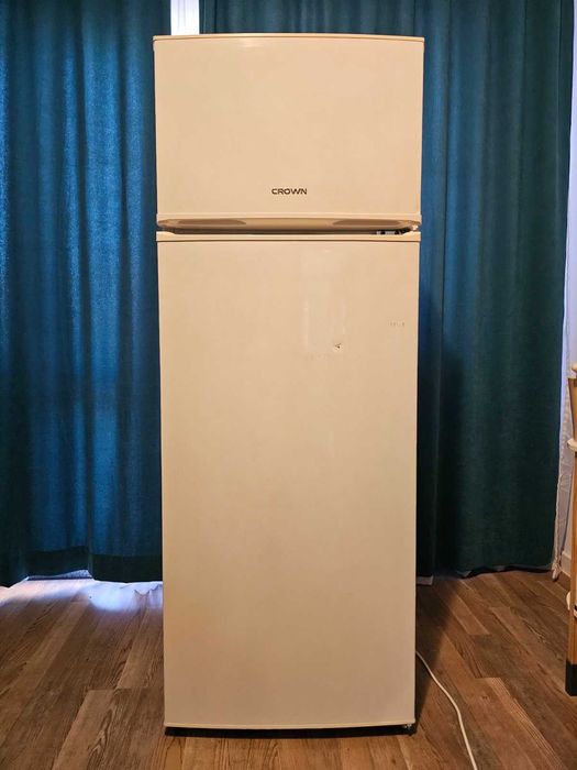 Хладилник  CROWN