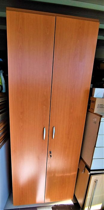 Офис шкафове - Двукрили гардероби за документи с рафтове  6 бр. череша