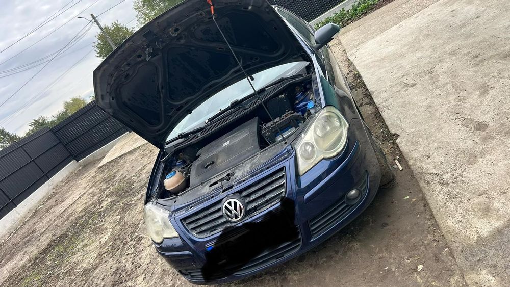 Vând polo 1.4 benzină an 2005