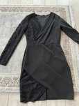 Rochie neagră parte peste parte