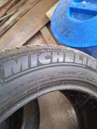 Vând 4 cauciucuri Michelin 225/55 R17
