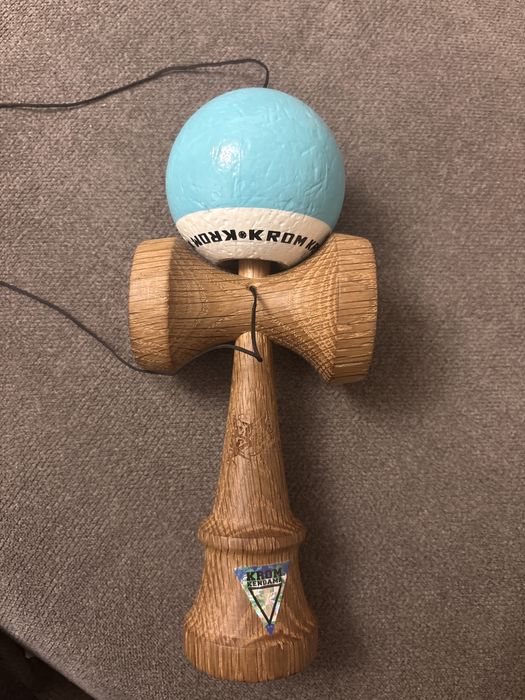 Kendama krom.