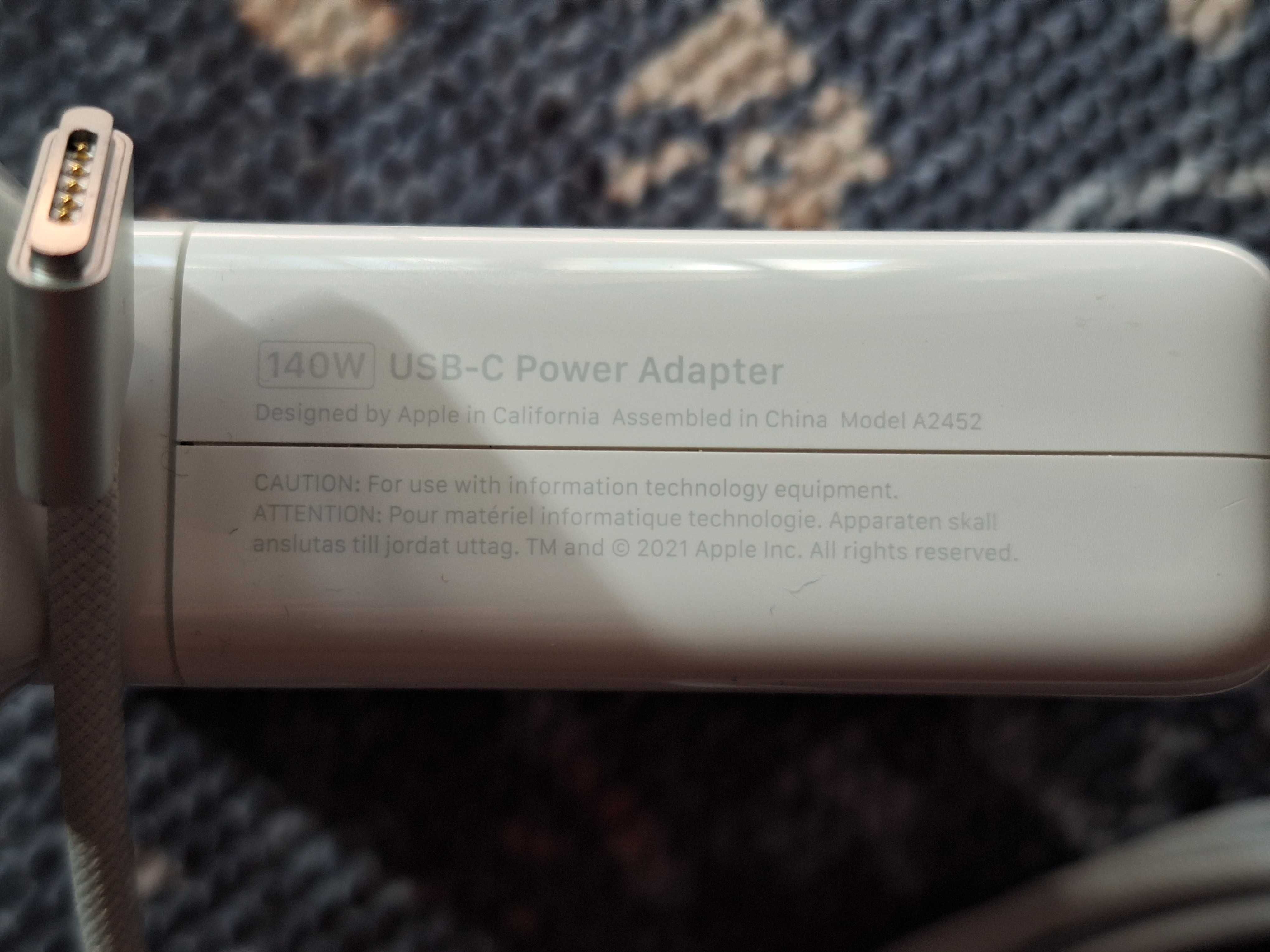 Apple USB-C Power Adapter - 140W и MagSafe 3 кабел за MacBook PRO