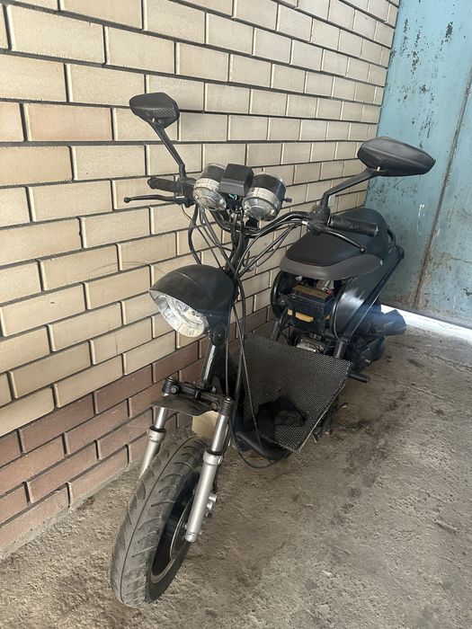Moto skuter ideal xolatda