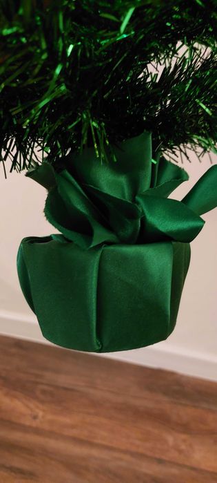 Коледни играчки и украса