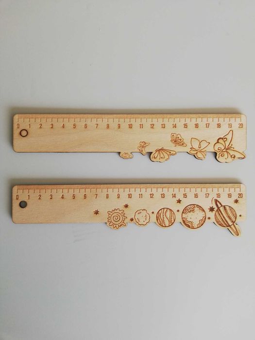 Гравирани дървени линии