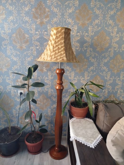 Продается торшер, состояние отличное