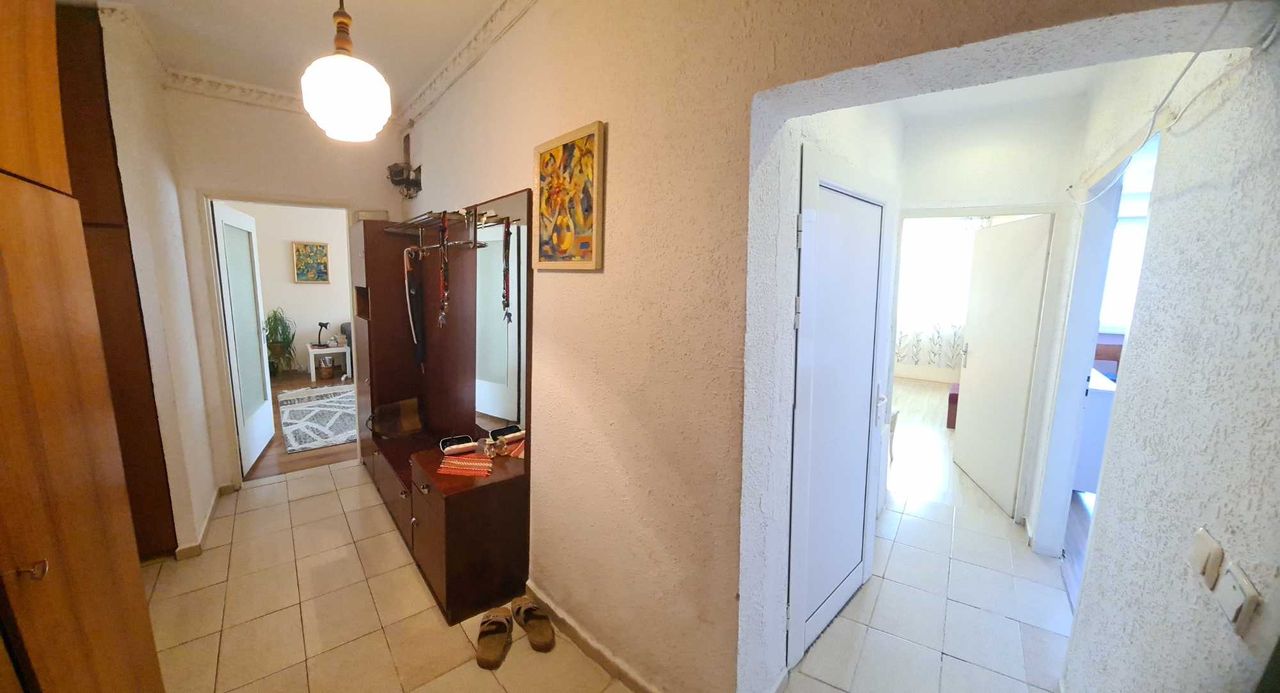 Продава се Тристаен апартамент в Разград, Житница - 95 кв.м за 902 €/кв.м - Снимка #13