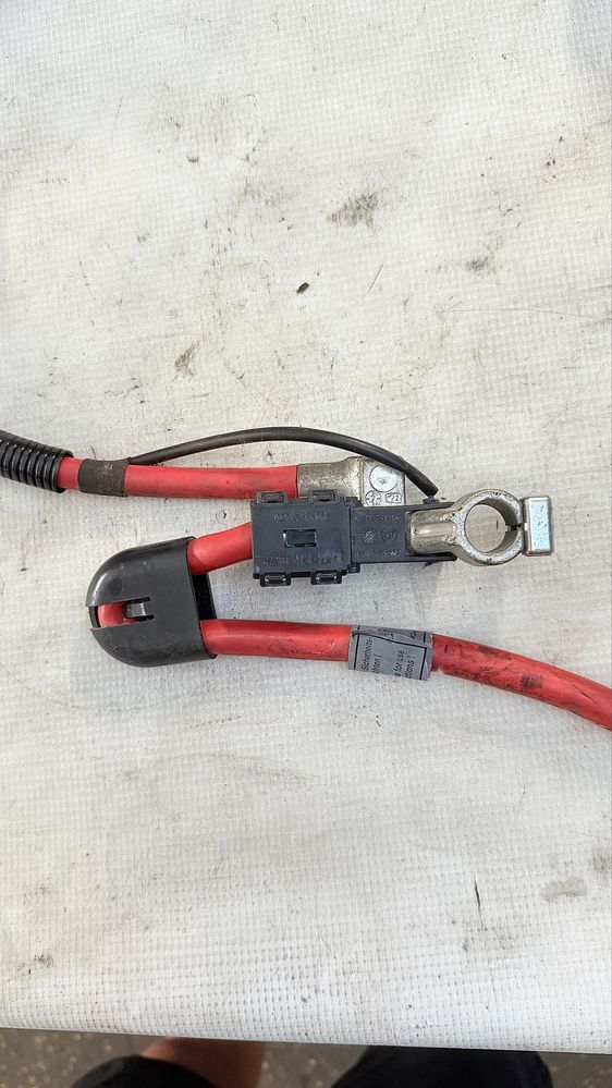Positive Cable and Battery Terminal за БМВ Е60/61