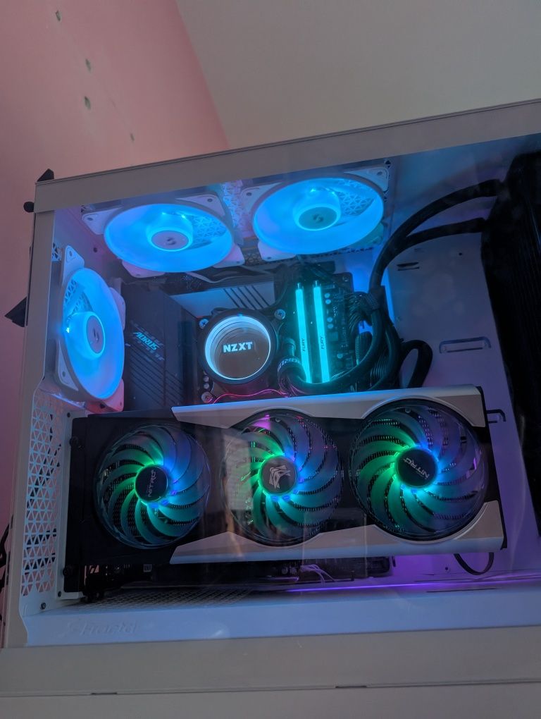 Calculator i7 14700k 32Gb ddr5 Aorus Master Asus fara placa video