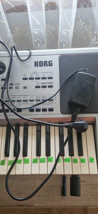 Vând orgă KORG PA50 professional arranger