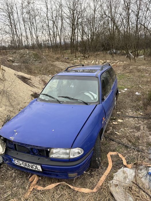 Dezmembrez opel vivaro, renaul trafic