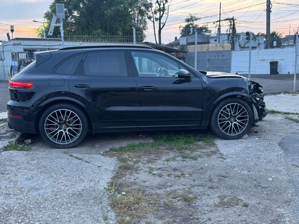 Porche Cayenne / 2020 / 3.0 benzina / 340 CP /  128.000 km / 4x4