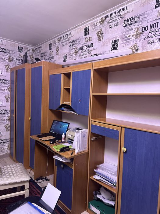 Шкаф и кровать с матрассом