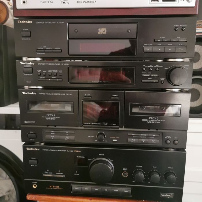 Linie audio Technics formata din 4 module